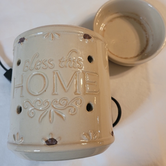 Candle Warmers Etc Illumination Fragrance Wax Warmer Bless This Home - Picture 2 of 4